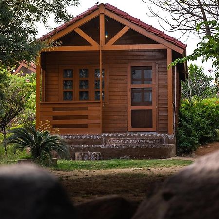 Leo Wodden Resort Hampi Exterior foto